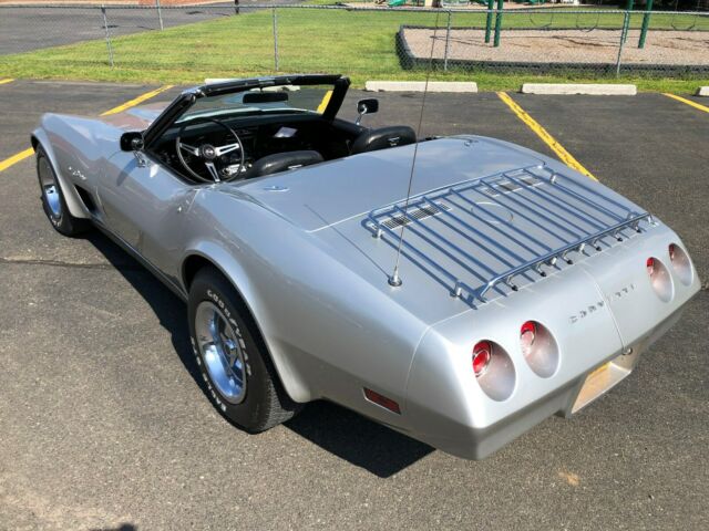 Chevrolet Corvette 1974 image number 31