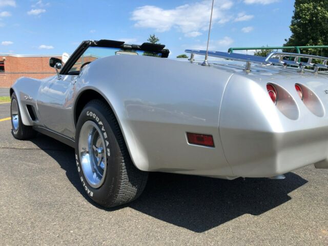 Chevrolet Corvette 1974 image number 33