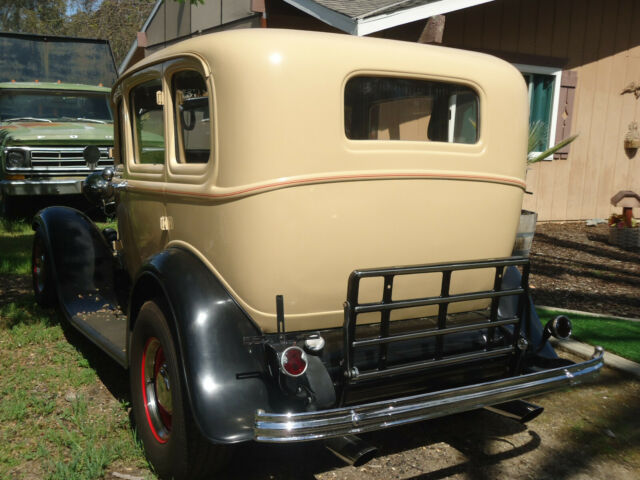 Ford Model A 1932 image number 2