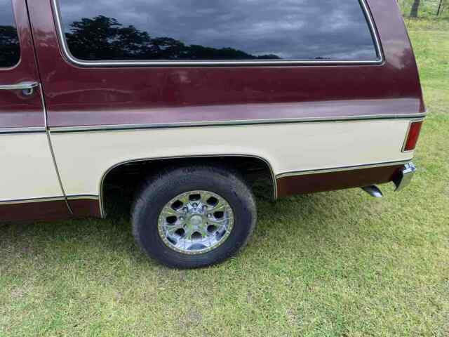 Chevrolet Suburban 1978 image number 33