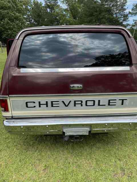 Chevrolet Suburban 1978 image number 38