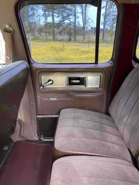 Chevrolet Suburban 1978 image number 46