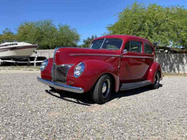 Ford 2 Door Sedan 1940 image number 0