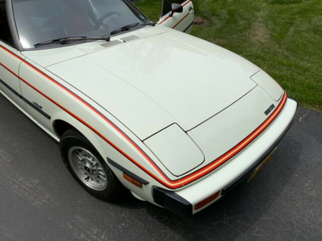 Mazda RX-7 1979 image number 1