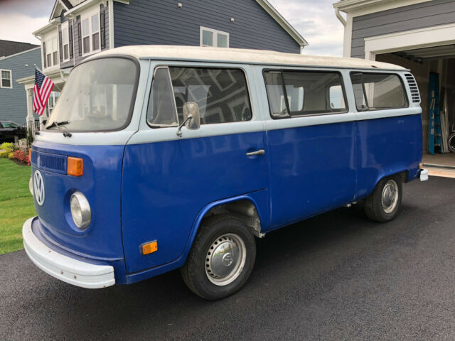 Volkswagen Bus/Vanagon 1974 image number 0