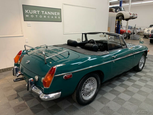 MG MGB 1970 image number 17