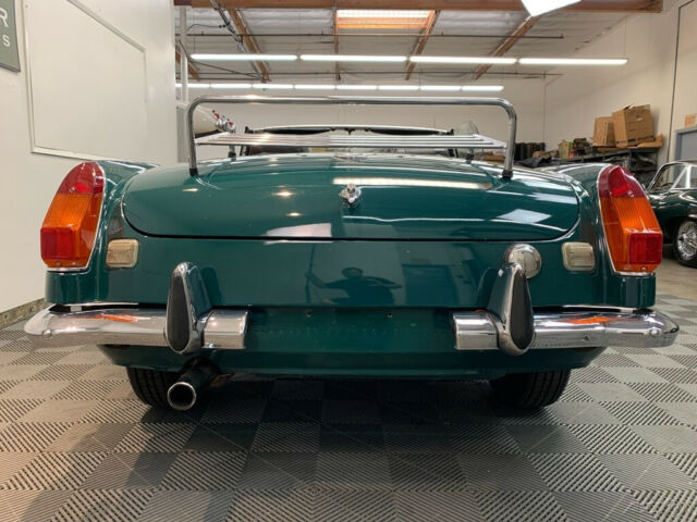 MG MGB 1970 image number 8