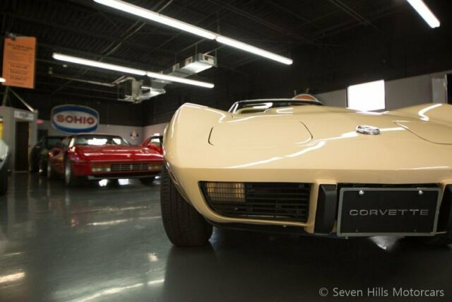 Chevrolet Corvette 1976 image number 16