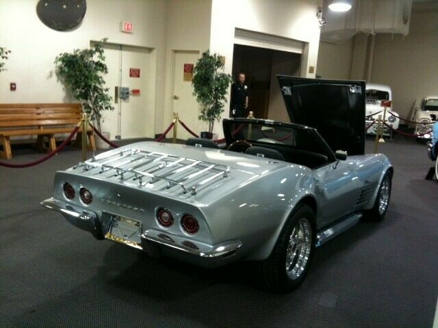 Chevrolet Corvette 1972 image number 33