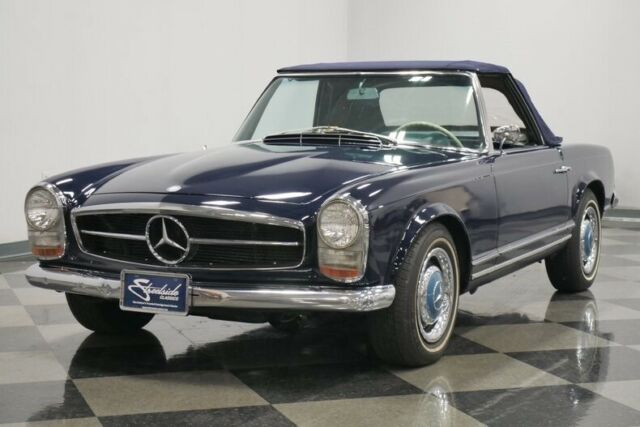 Mercedes-Benz 200-Series 1966 image number 21