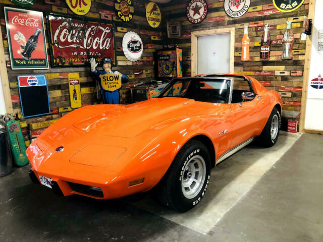 Chevrolet Corvette 1976 image number 19