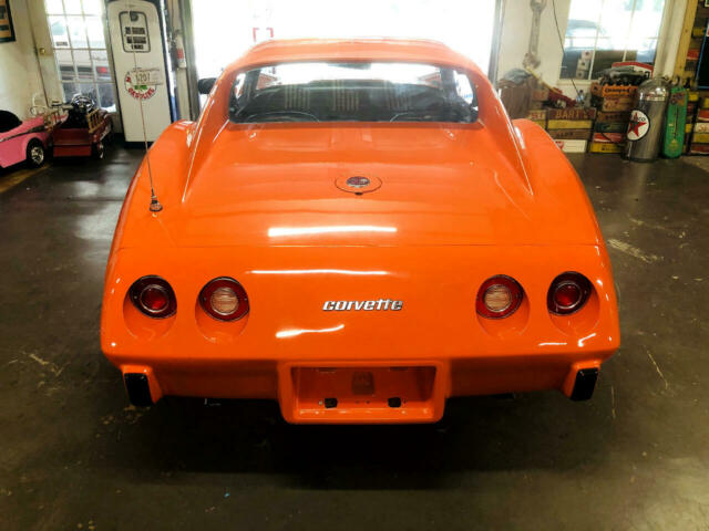 Chevrolet Corvette 1976 image number 29