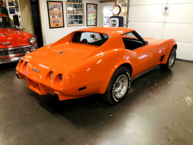 Chevrolet Corvette 1976 image number 31