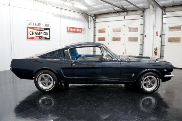 Ford Mustang 1966 image number 18