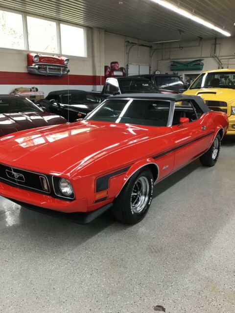 Ford Mustang 1973 image number 2