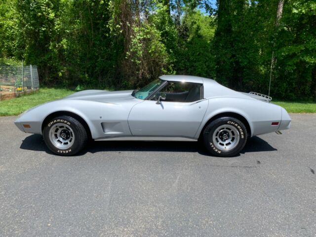 Chevrolet Corvette 1977 image number 4