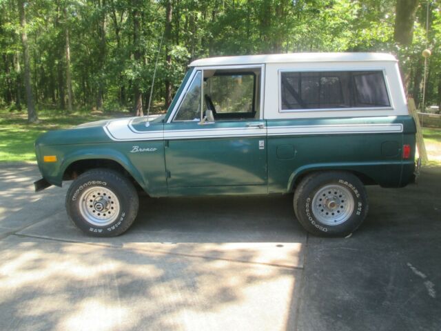 Ford Bronco 1977 image number 2