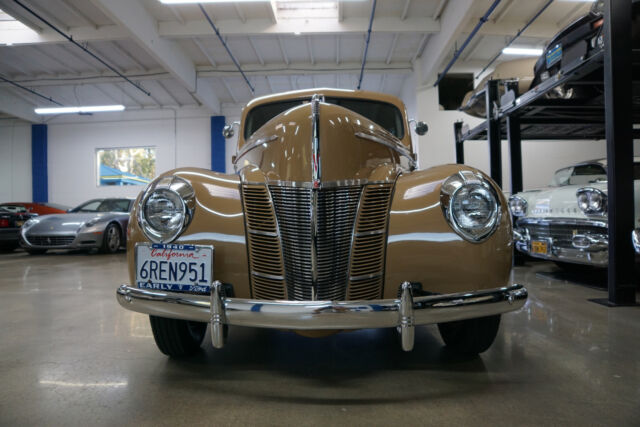 Ford 2 Door Sedan Deluxe 1940 image number 10