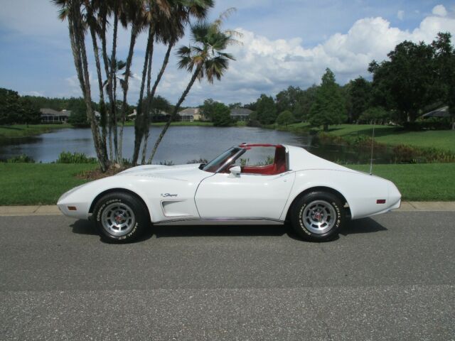 Chevrolet Corvette 1977 image number 1