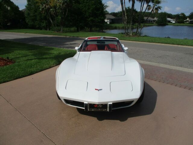 Chevrolet Corvette 1977 image number 12