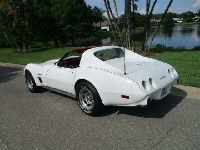 Chevrolet Corvette 1977 image number 2