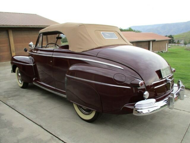 Ford Supper Deluxe Convertible 1946 image number 28