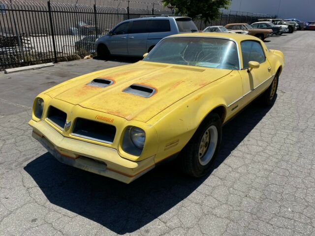 Pontiac Firebird 1976 image number 26