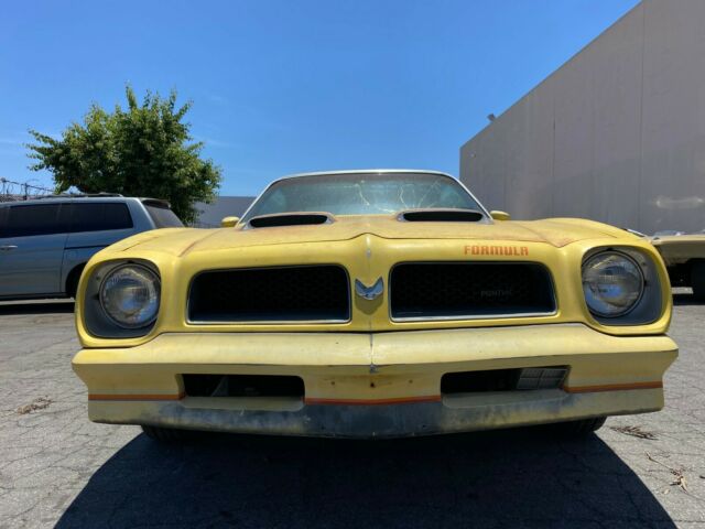 Pontiac Firebird 1976 image number 28