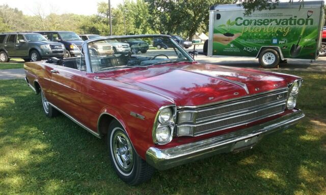 Ford Galaxie 1966 image number 11