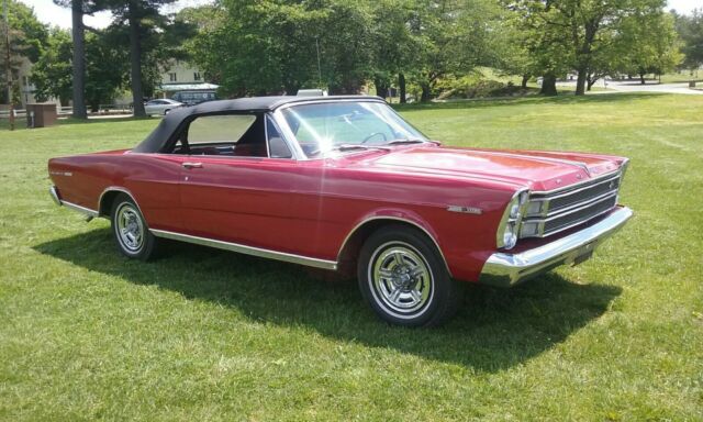 Ford Galaxie 1966 image number 19