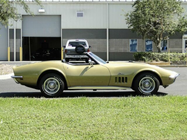 Chevrolet Corvette 1969 image number 11