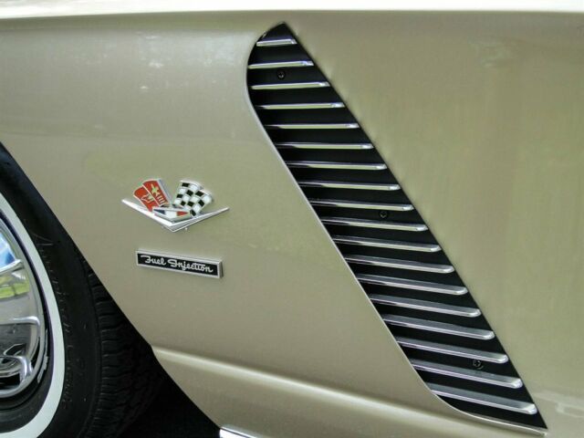 Chevrolet Corvette 1962 image number 41