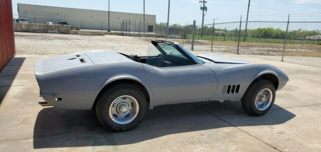 Chevrolet Corvette 1969 image number 15