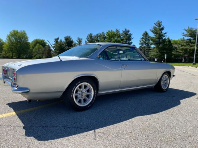 Chevrolet Corvair 1967 image number 21