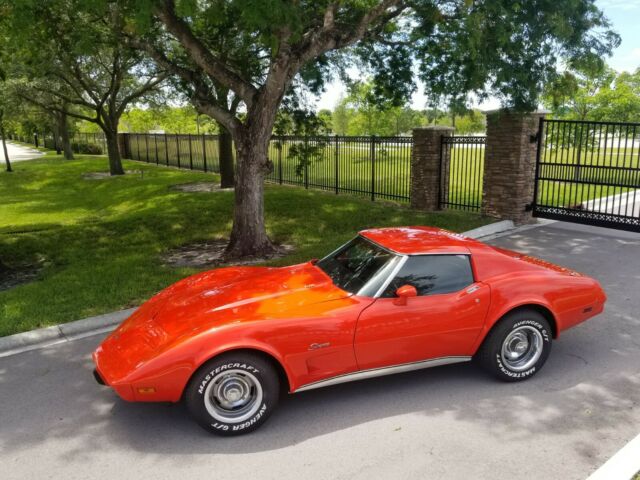 Chevrolet Corvette 1975 image number 1