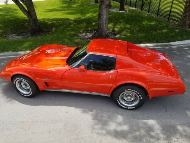 Chevrolet Corvette 1975 image number 2