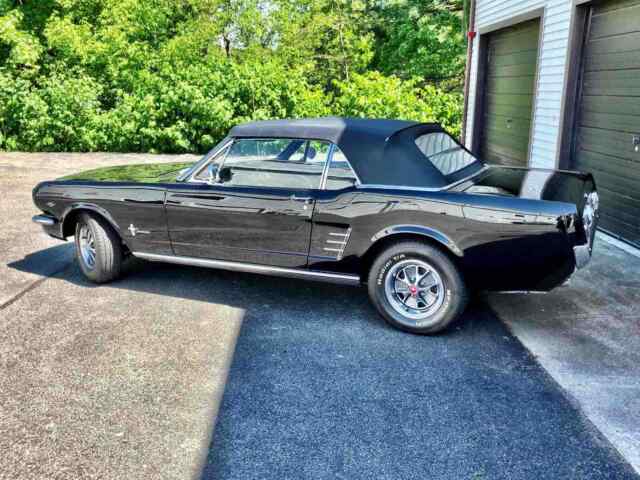 Ford Mustang 1966 image number 18