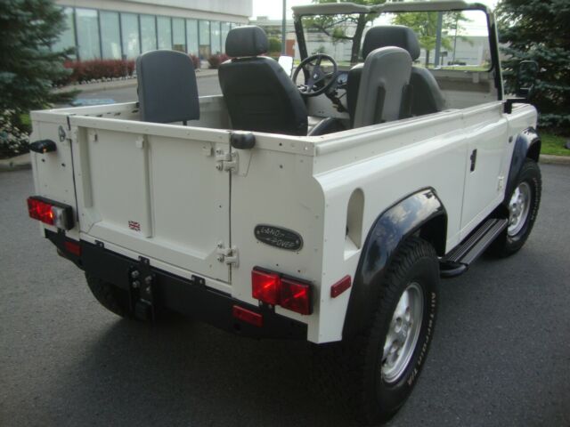 Land Rover Defender 1969 image number 31