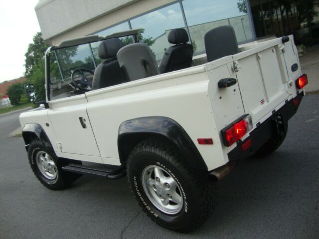 Land Rover Defender 1969 image number 6