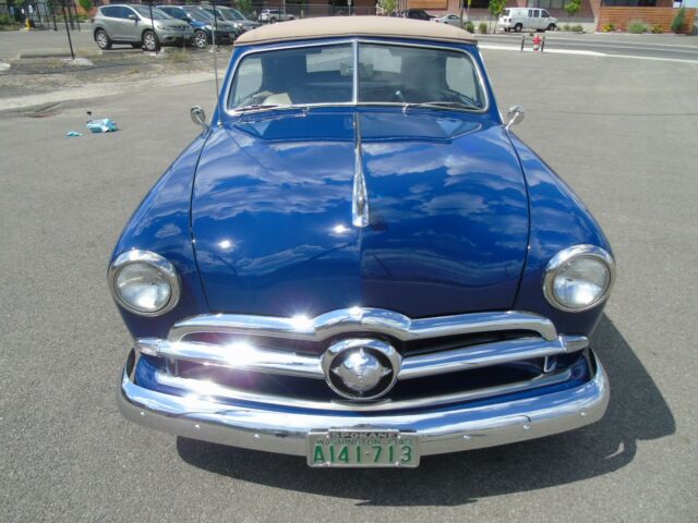 Ford Deluxe 1949 image number 2