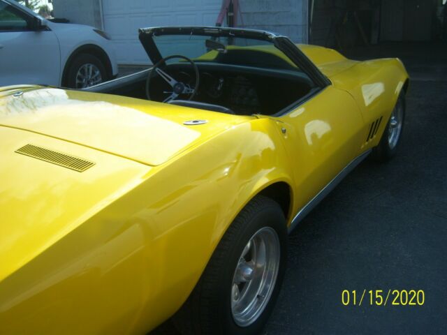 Chevrolet Corvette 1968 image number 21