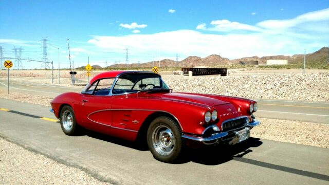 Chevrolet Corvette 1961 image number 12