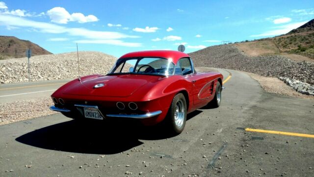 Chevrolet Corvette 1961 image number 14