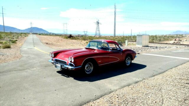 Chevrolet Corvette 1961 image number 15