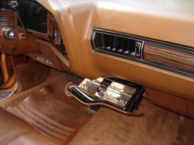 Buick Electra 1973 image number 14