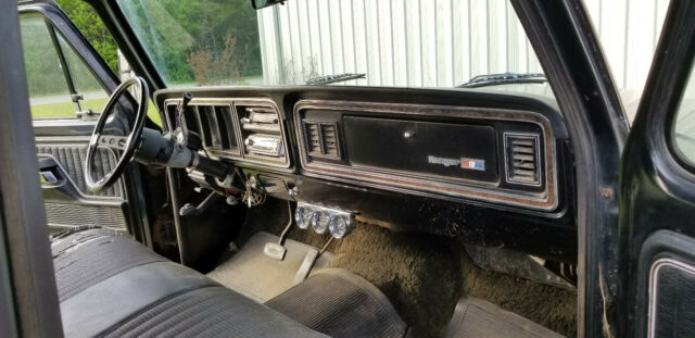 Ford F-250 1977 image number 12