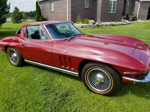 Chevrolet Corvette 1965 image number 14