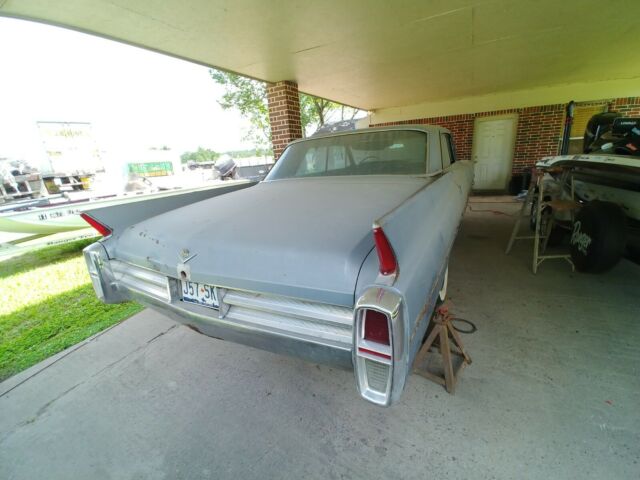 Cadillac DeVille 1963 image number 18