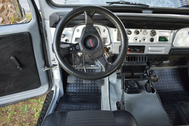 Toyota 1984 Diesel Land Cruiser BJ42 1900 image number 13