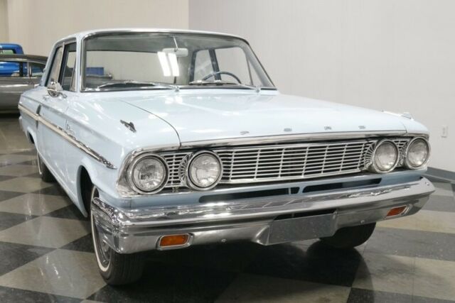 Ford Fairlane 1964 image number 18